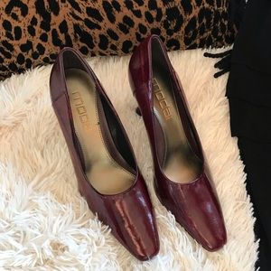 NWOT Moda burgundy leather pumps size 7